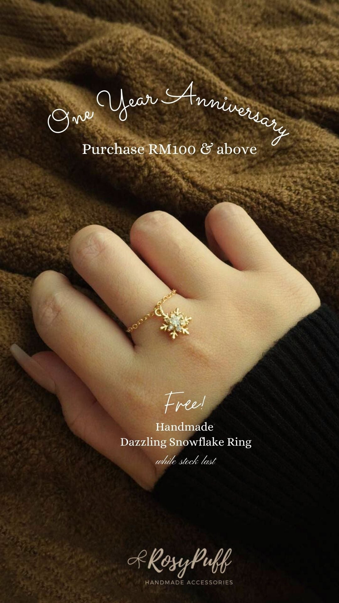 Sparkle Snow Flake Necklace In Gold