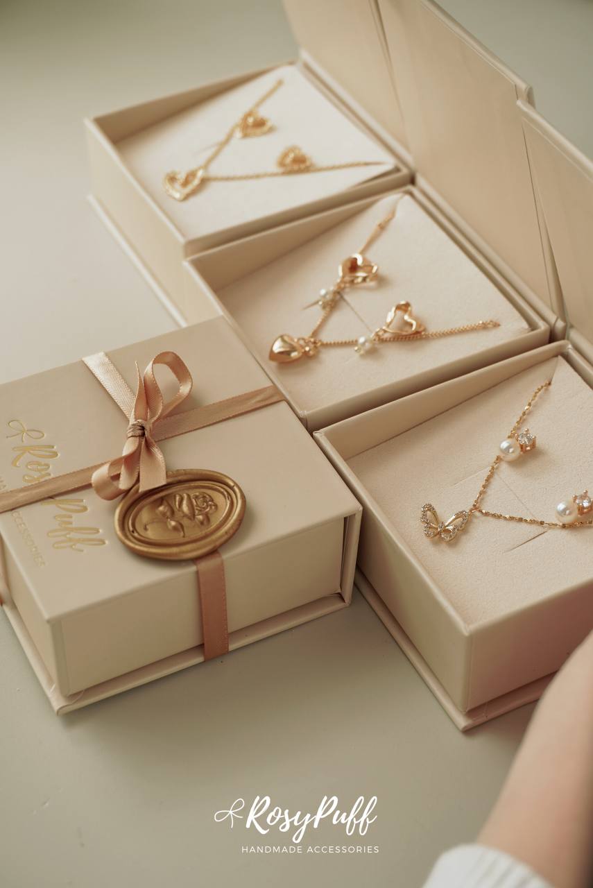 Classic Diamond Crown Necklace