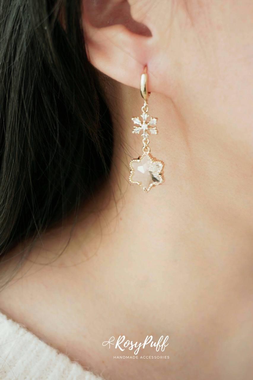 Snowy Stardust Earrings In White