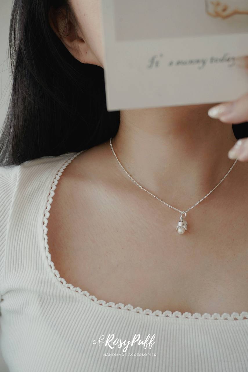 Wild Blue Bell Necklace In Silver