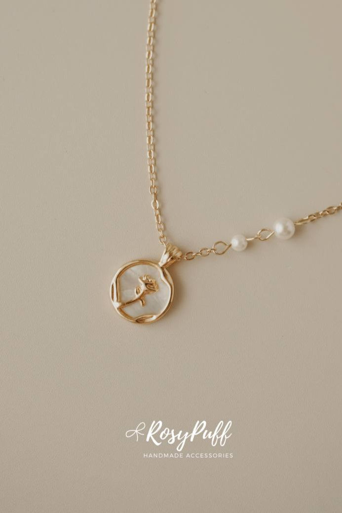 Rosy Pearly Necklace
