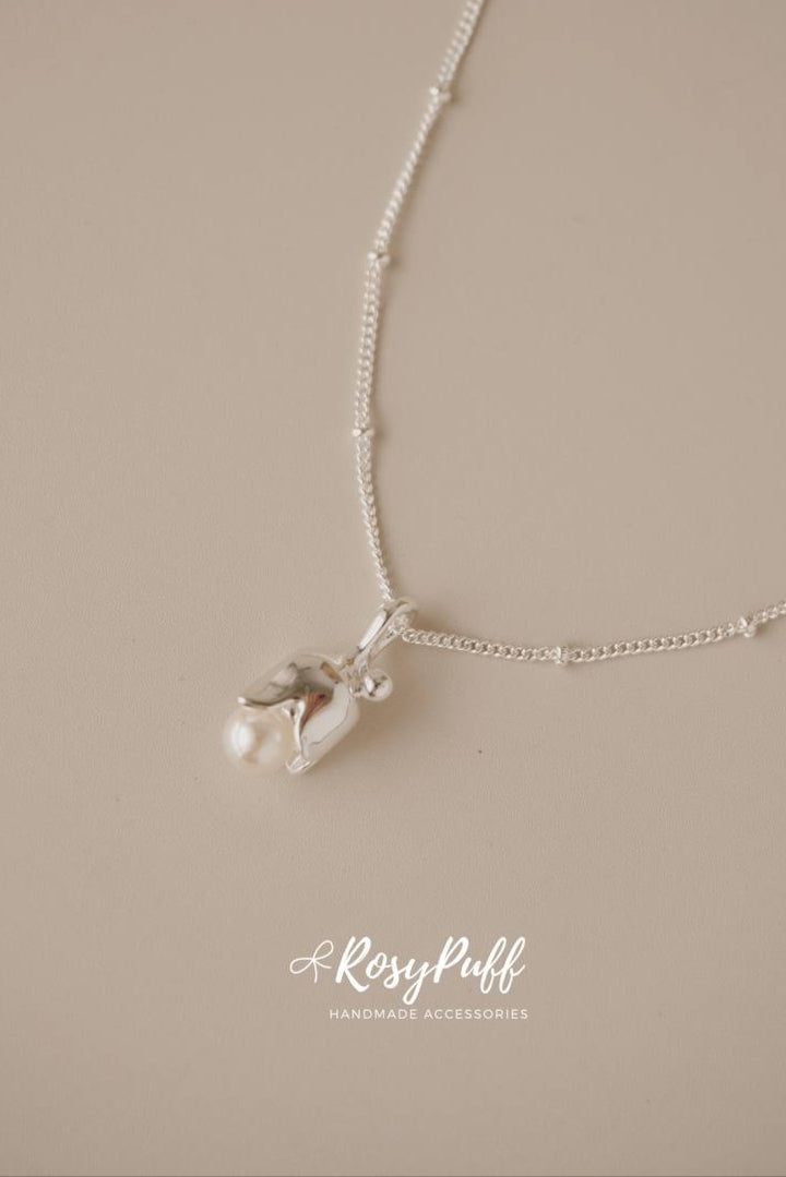 Wild Blue Bell Necklace In Silver