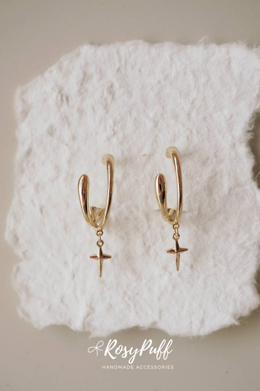 Aurora Arc Ear Cuffs In Gold With Star