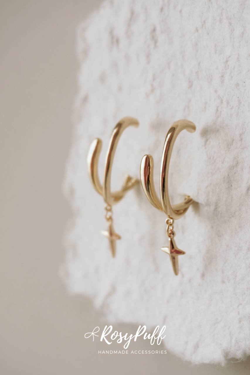 Aurora Arc Ear Cuffs In Gold With Star