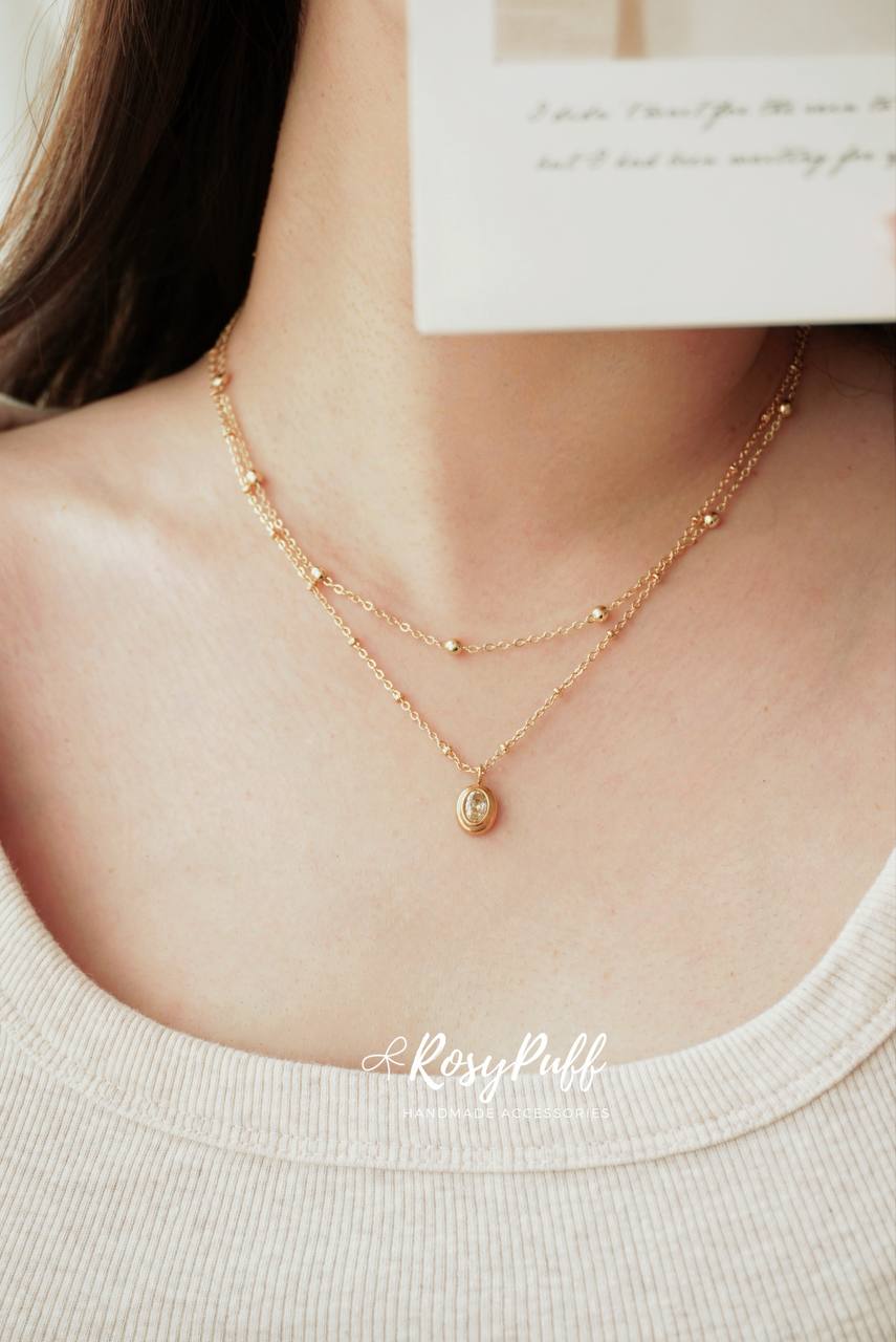 Oval Muse Necklace In White