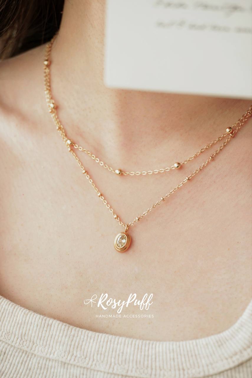 Oval Muse Necklace In White