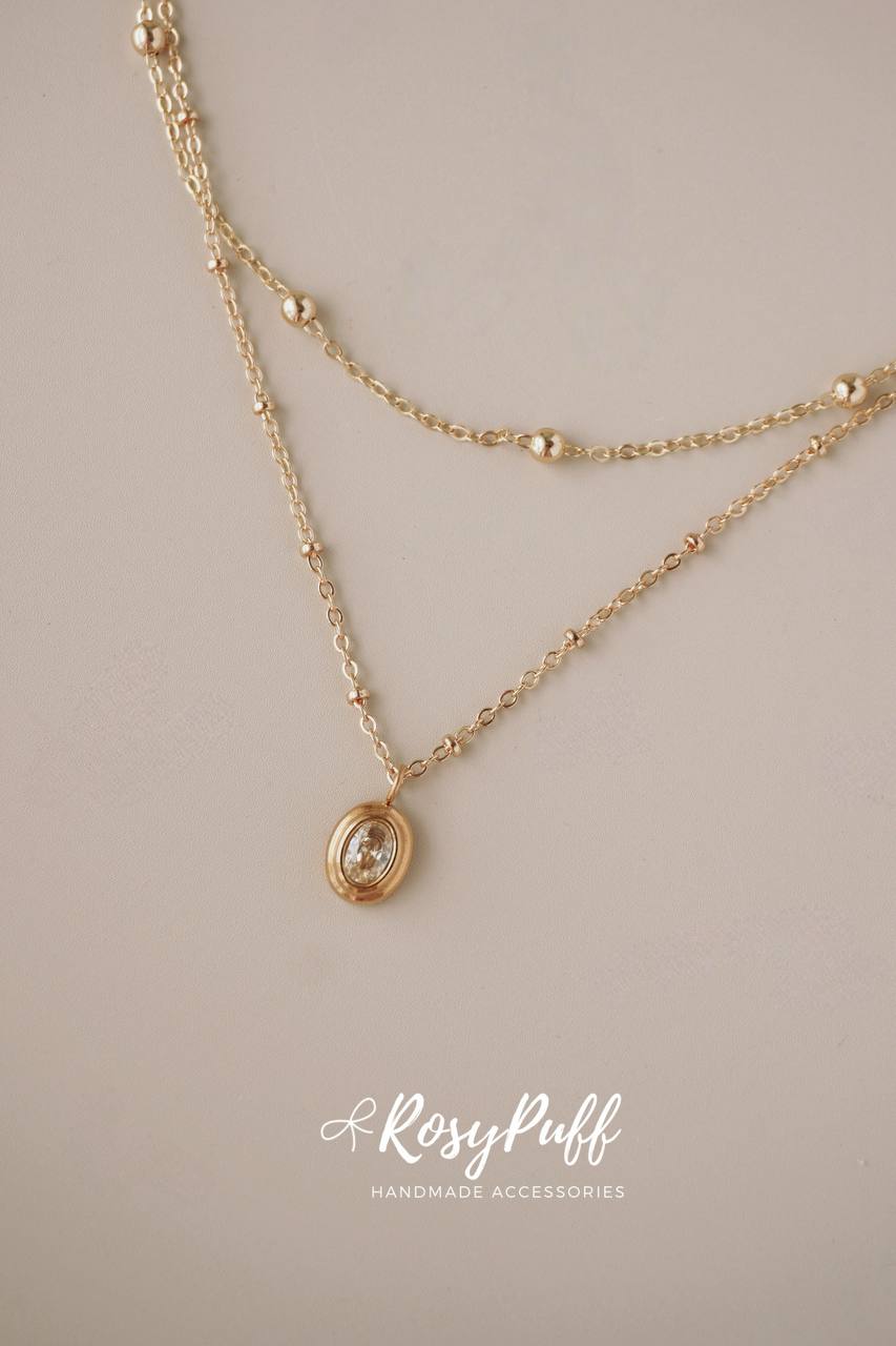 Oval Muse Necklace In White