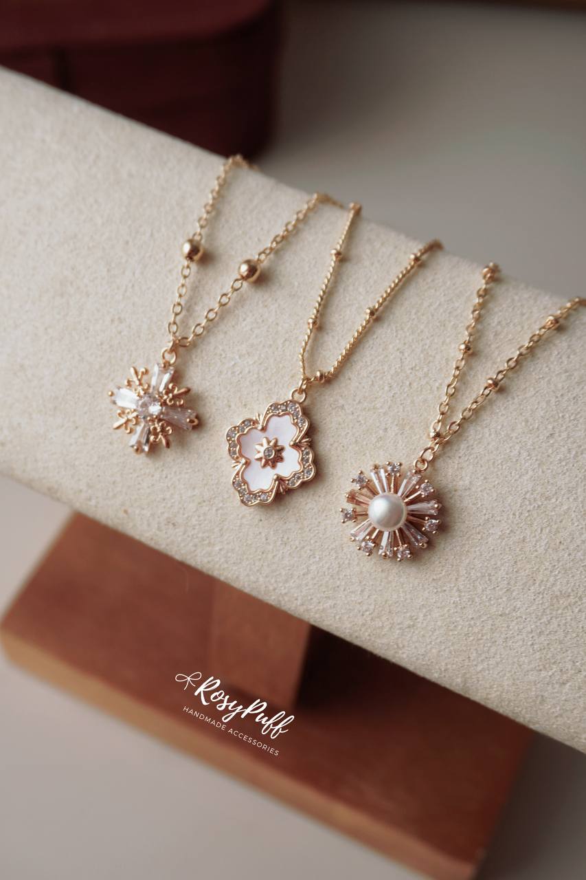 Amber Necklace In Gold