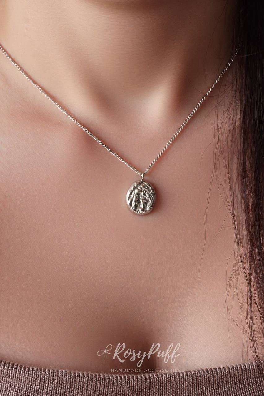 Amoura Necklace In Silver