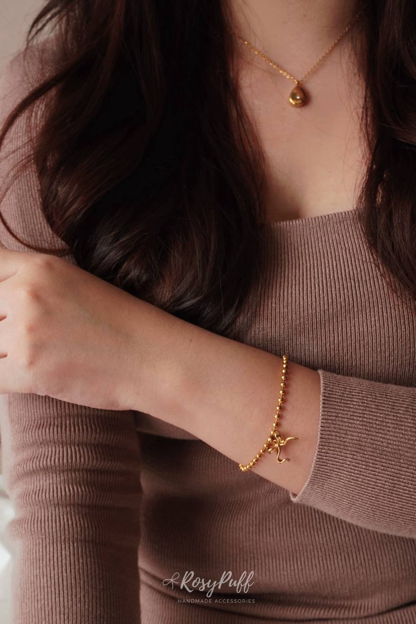 Valine Bow Bracelet