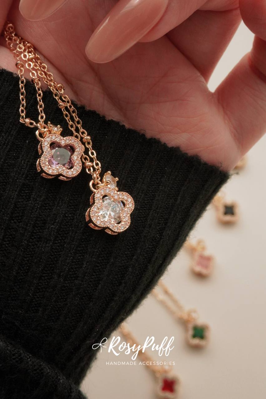 Clovera Necklace In Black