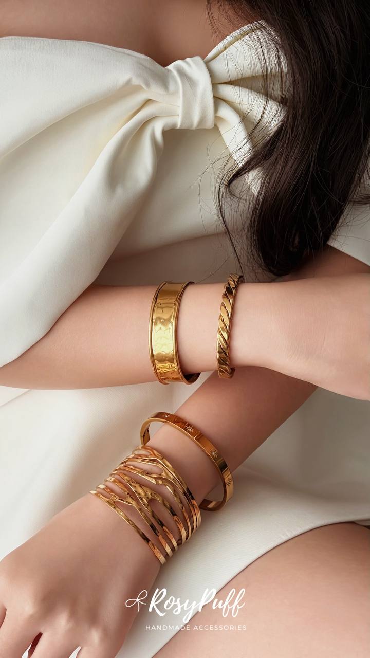 Noir Bangle ( Water Resistant )