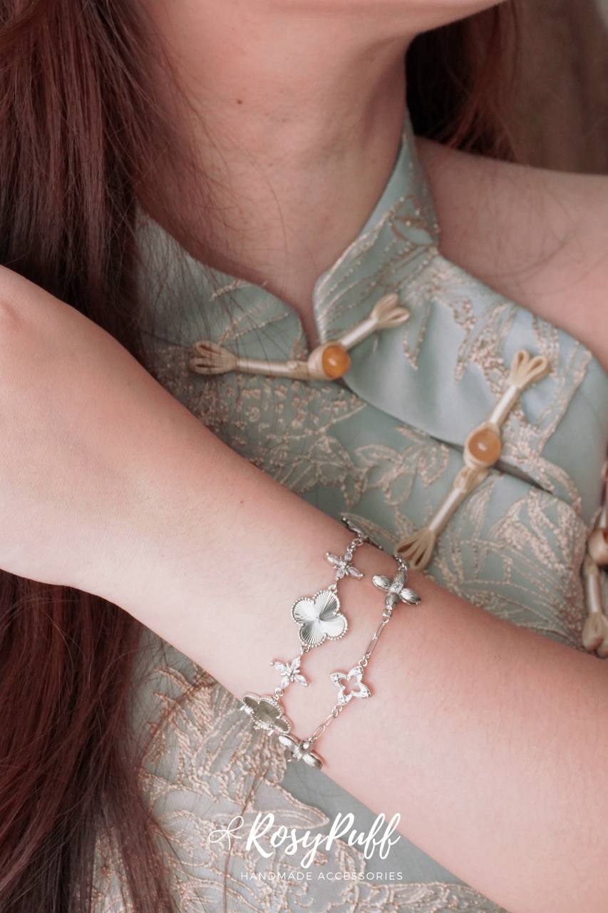 Silver Clovers Bracelet