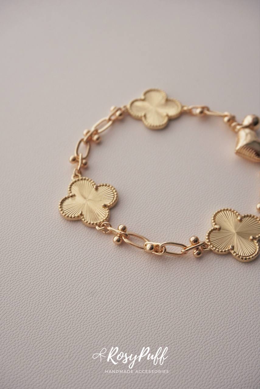 Gold Clovers Bracelet
