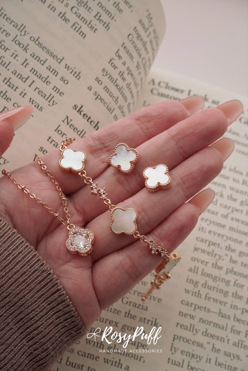 Pearl Clover Necklace