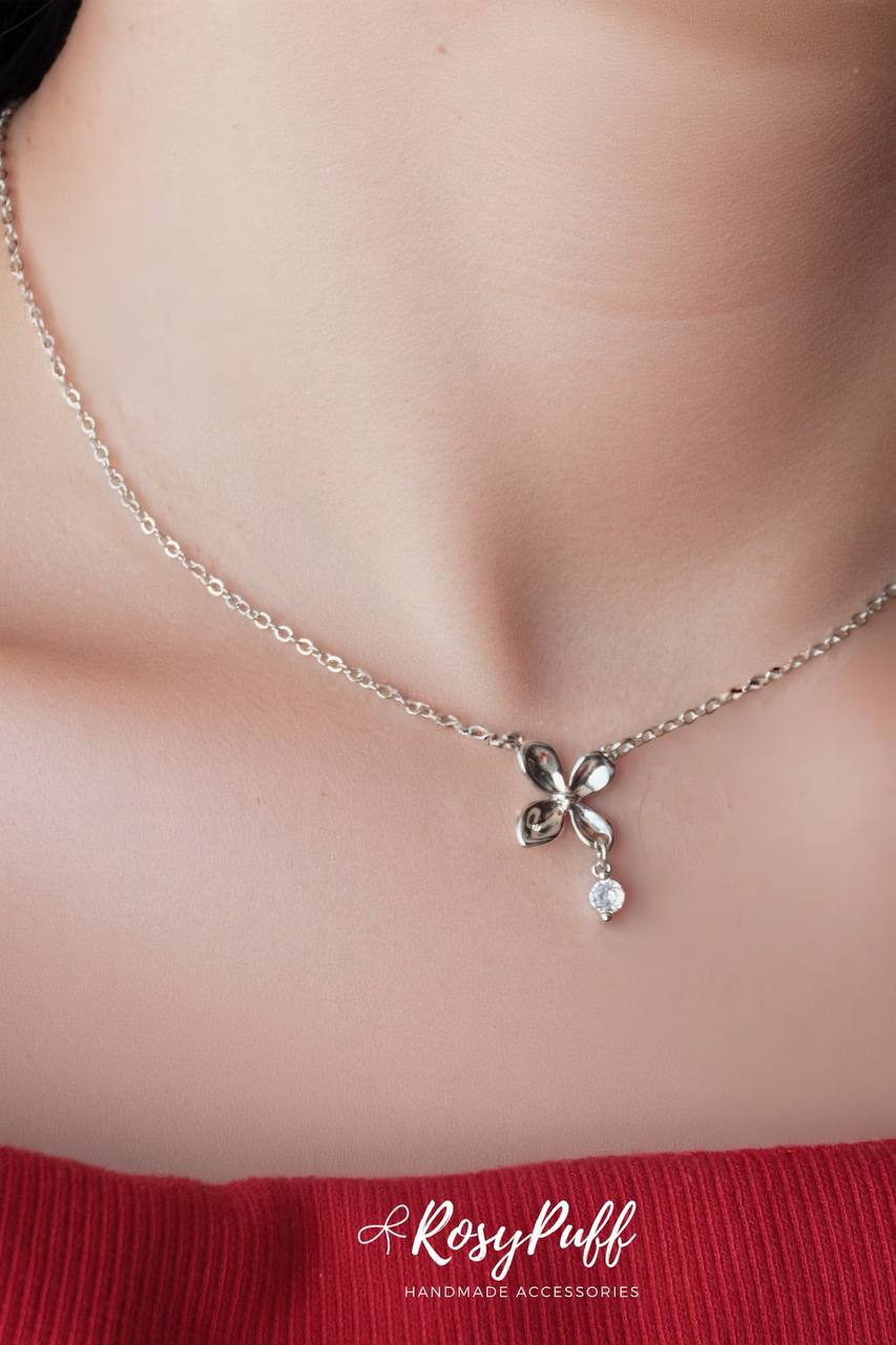 Blossom Necklace In Silver