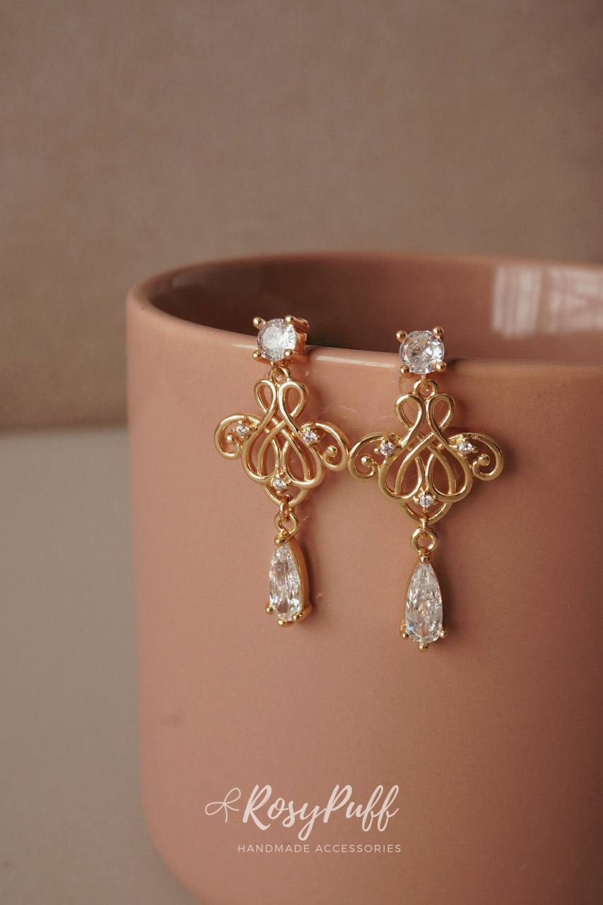 Glistening Noel Earring