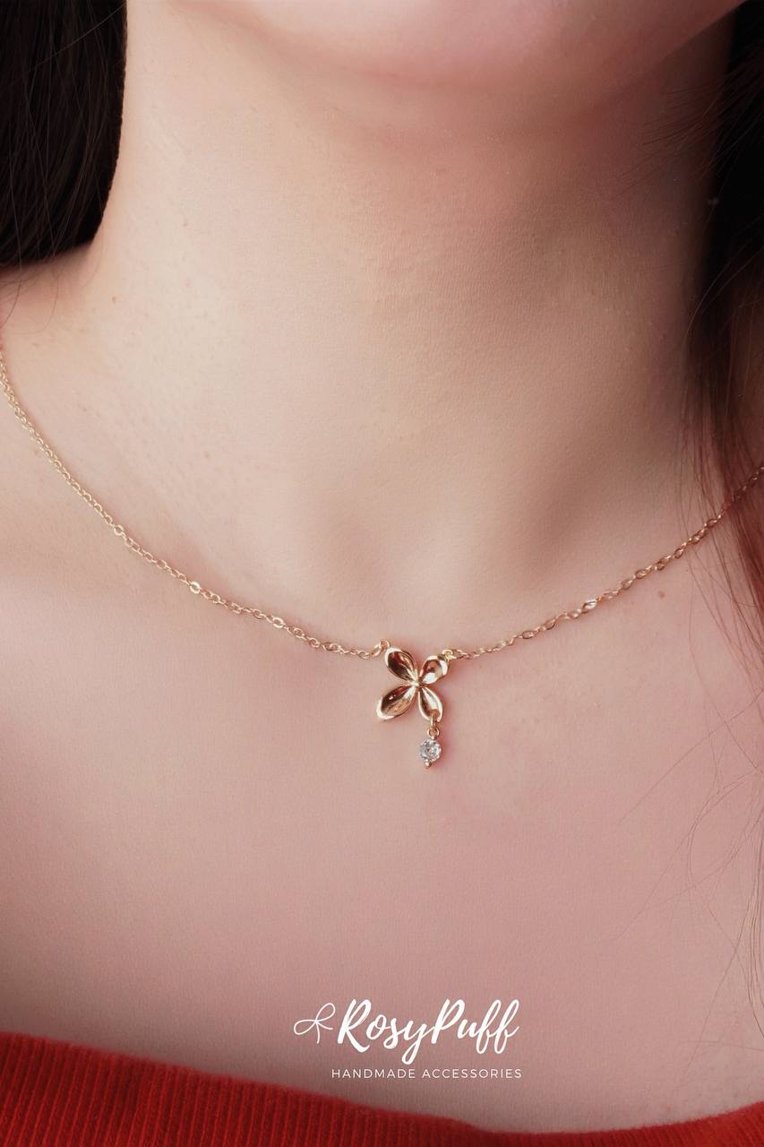 Blossom Necklace In Gold