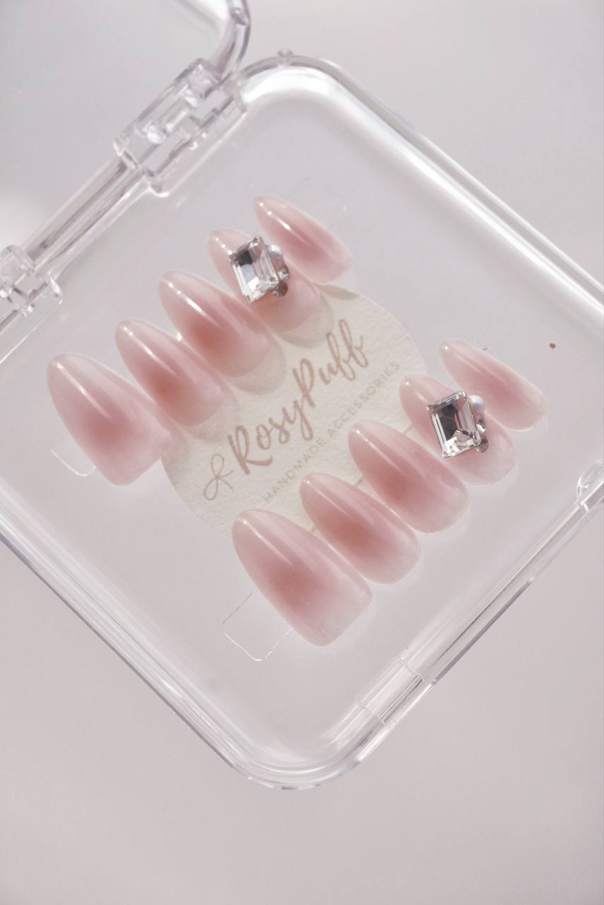 Velvet Lumière Press-On Nails