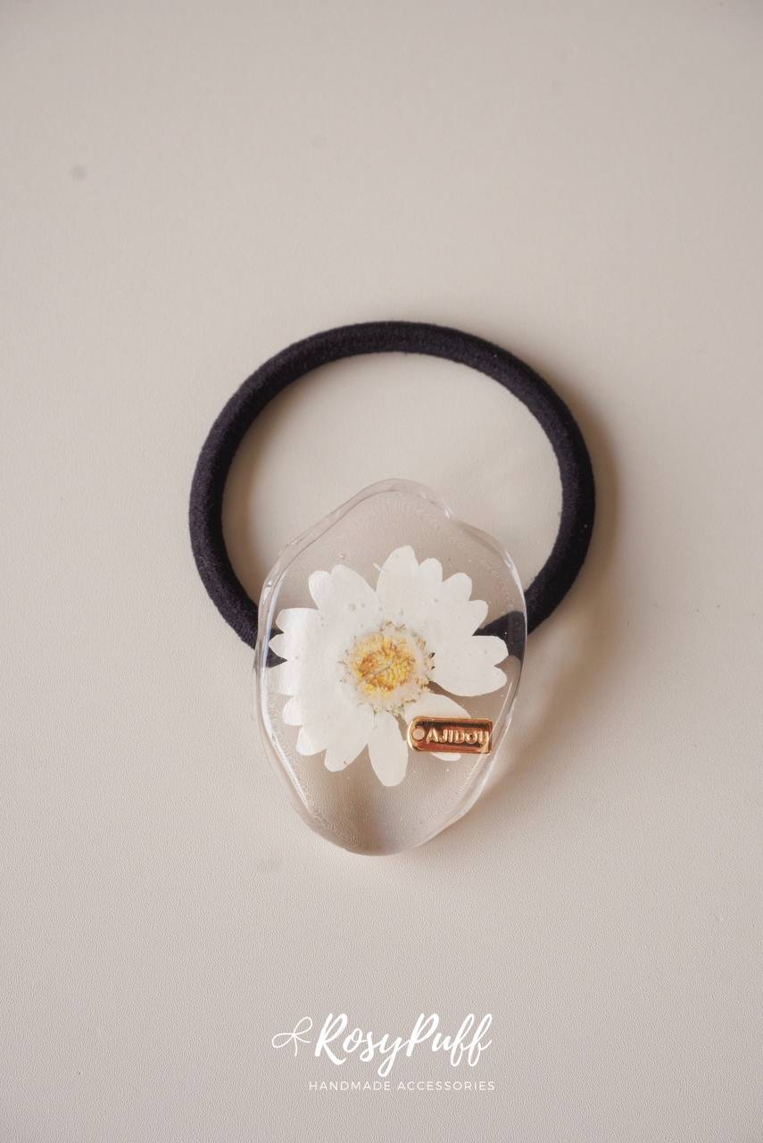 White Daisy Elastic Hair Tie