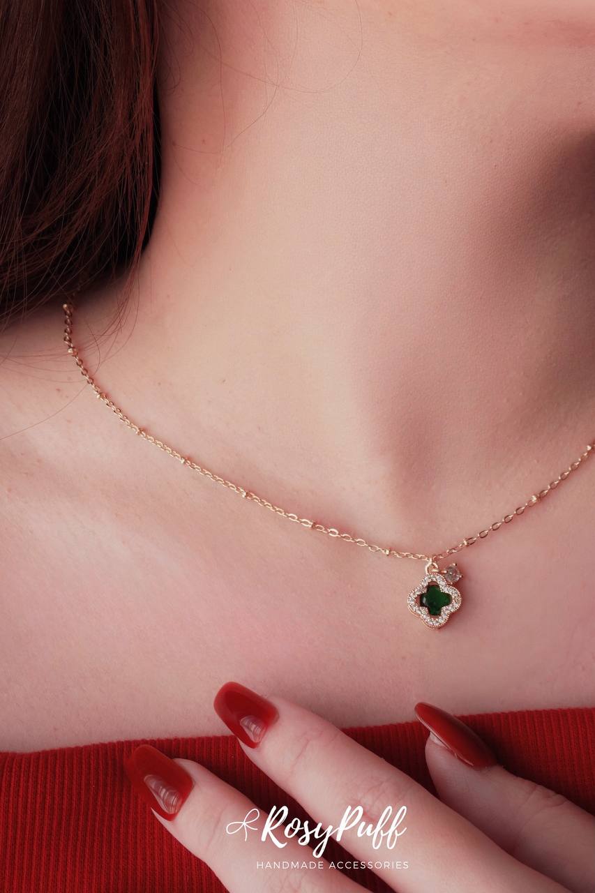 Clovera Necklace In Forest Green