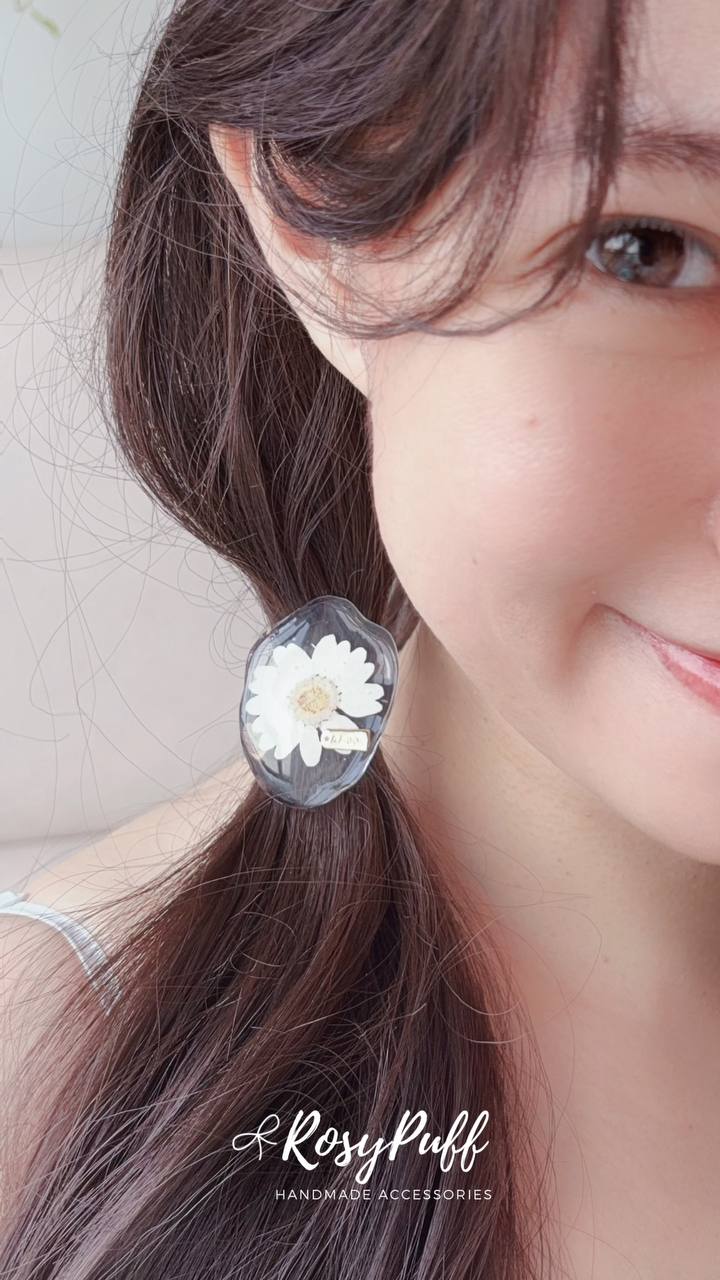 White Daisy Elastic Hair Tie