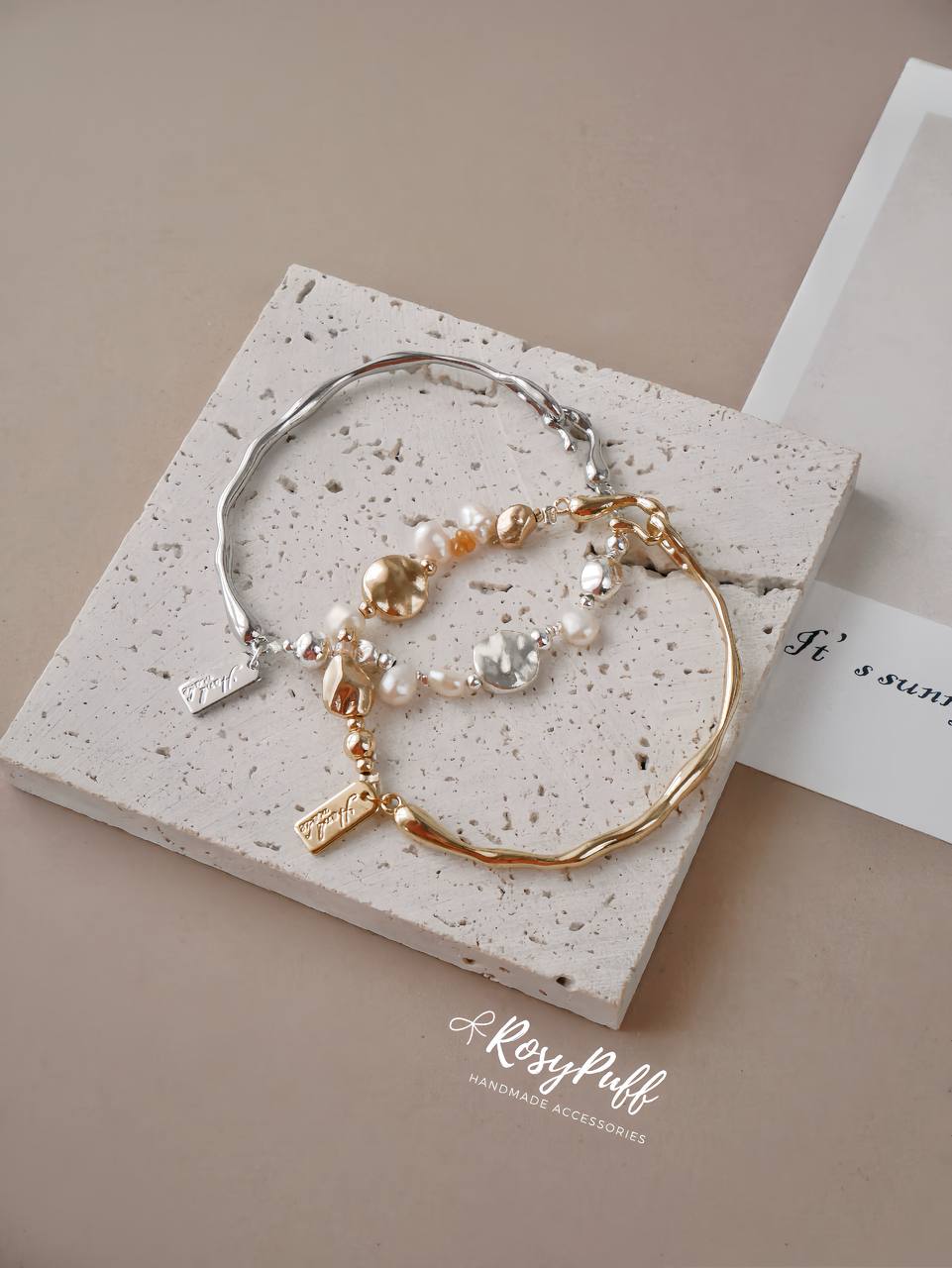 Pearl serenity bracelet in Gold