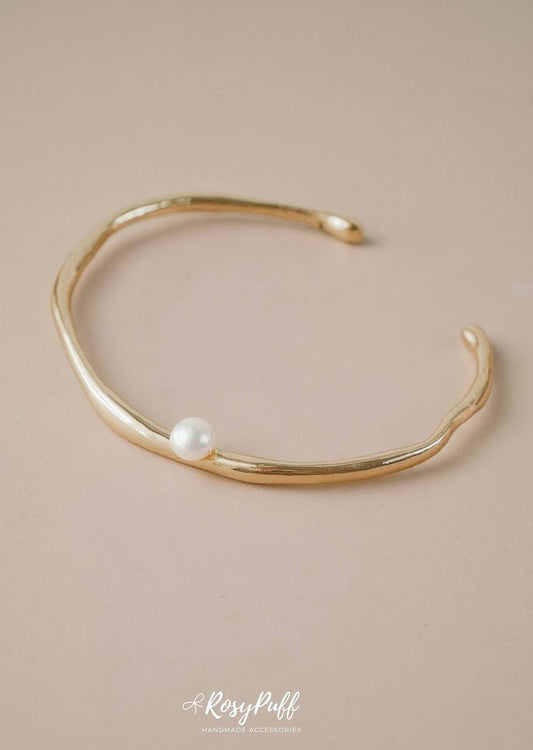 Pearl Golden Bangle