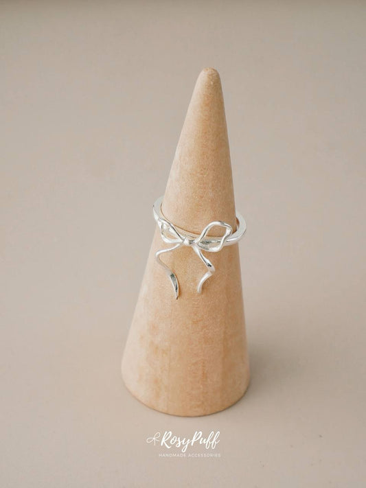 Delicate Ribbon Ring