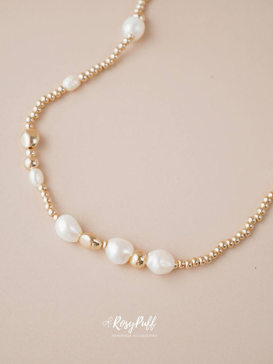 Celestial Pearls Necklace in Gold