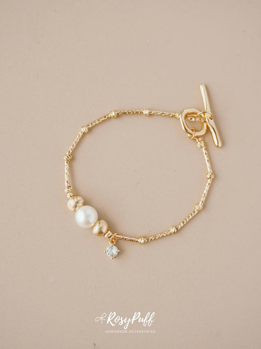 Olivia Pearls Bracelet