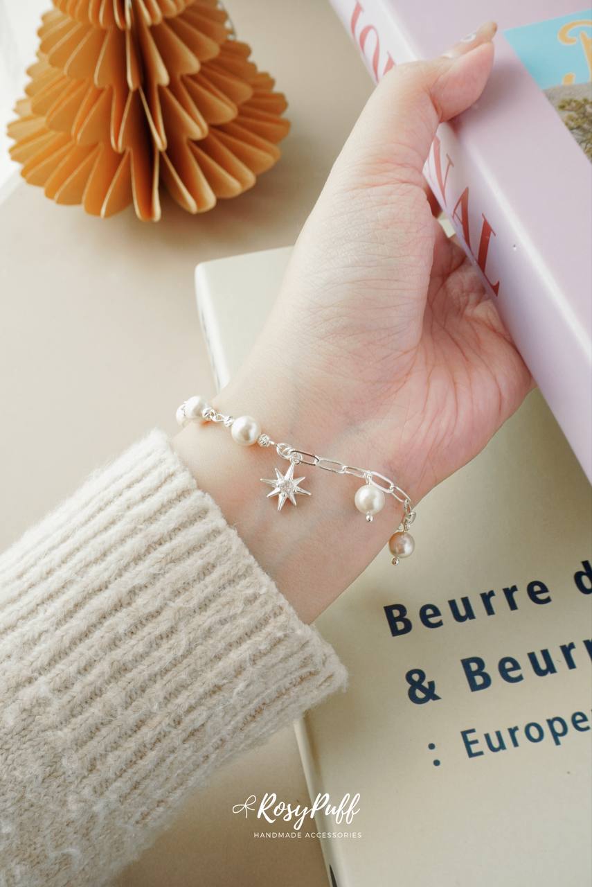 Jinggle Star Bracelet In Silver