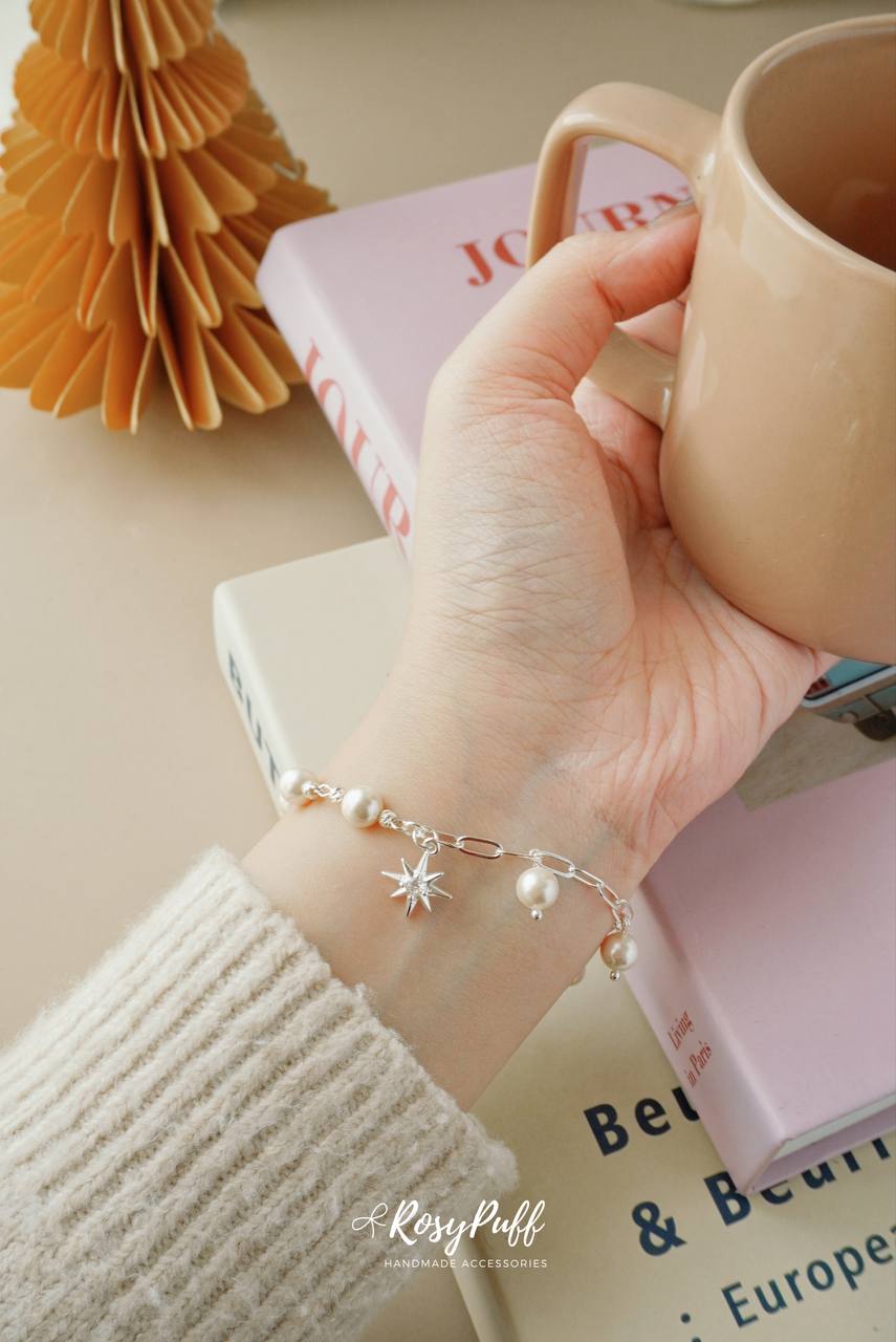 Jinggle Star Bracelet In Silver