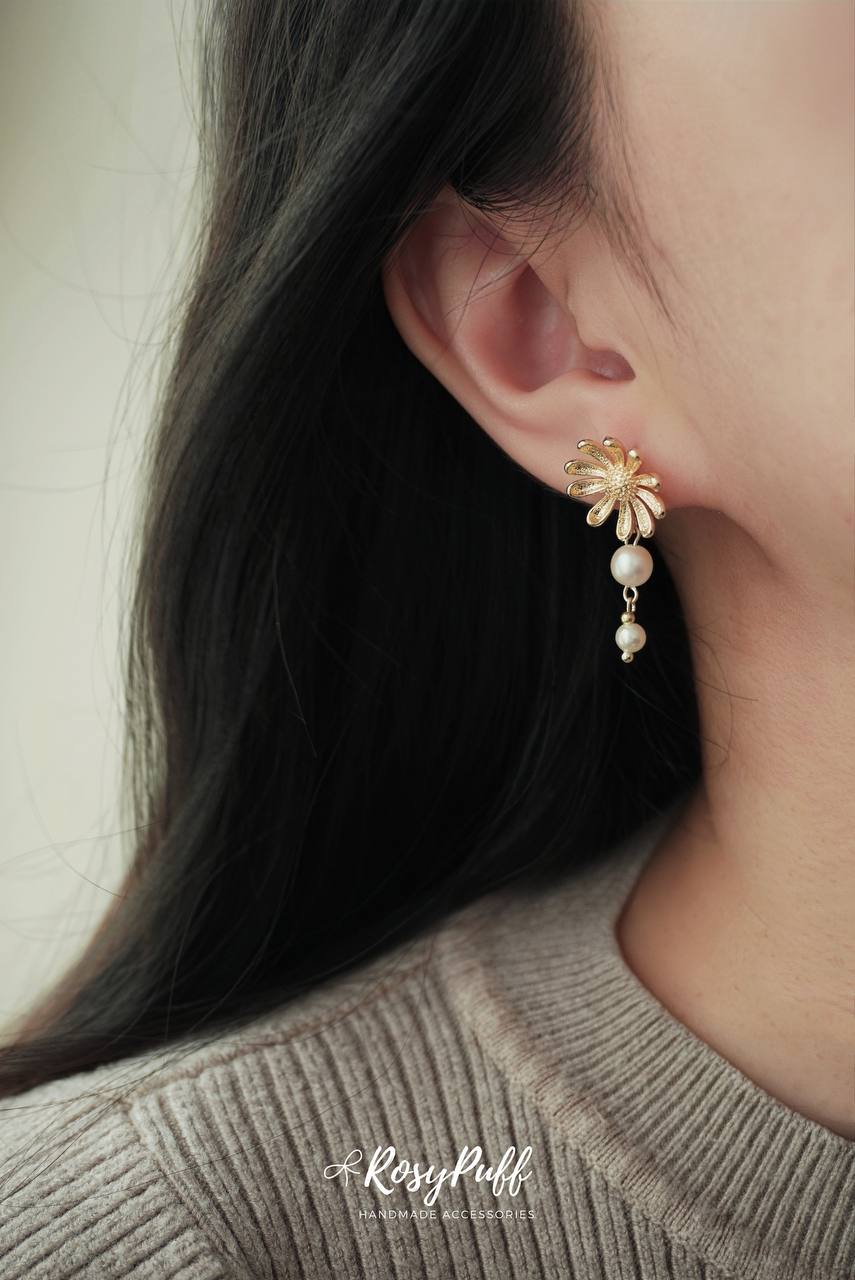 Daisy Glam Earrings