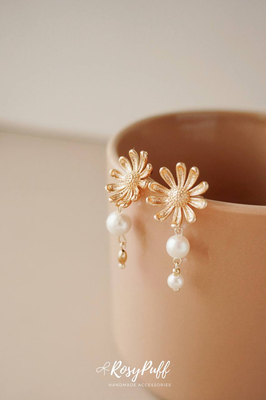 Daisy Glam Earrings