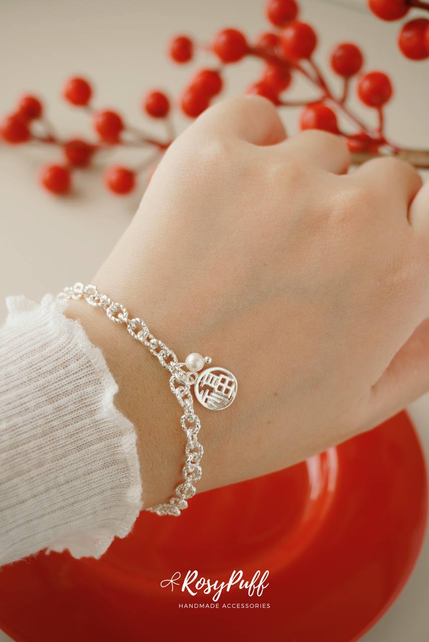 Silver Glitters Bracelet With Selectable Charm
