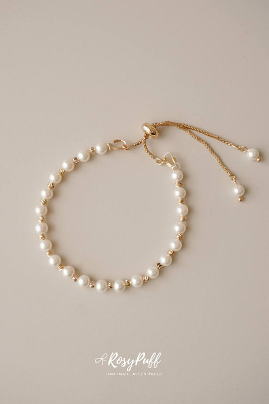 Serene Pearls In Gold