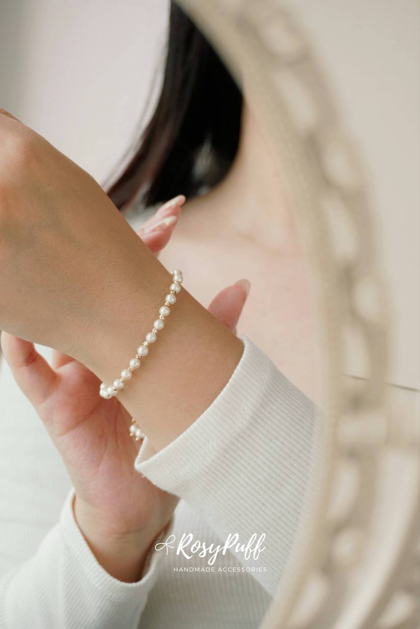Serene Pearls In Gold