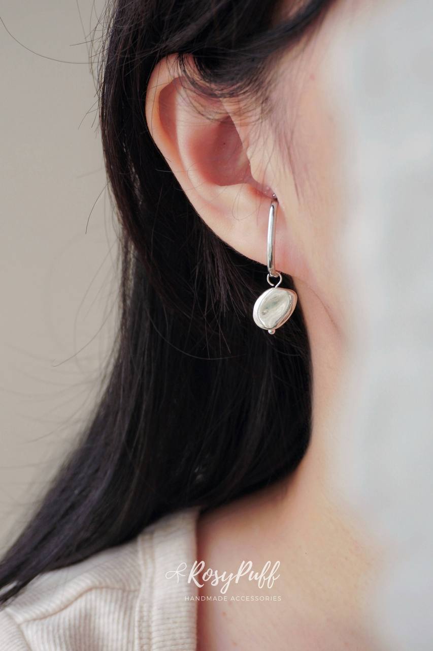 Medium Rocks Pendants In Silver ( For Ear Cuffs )