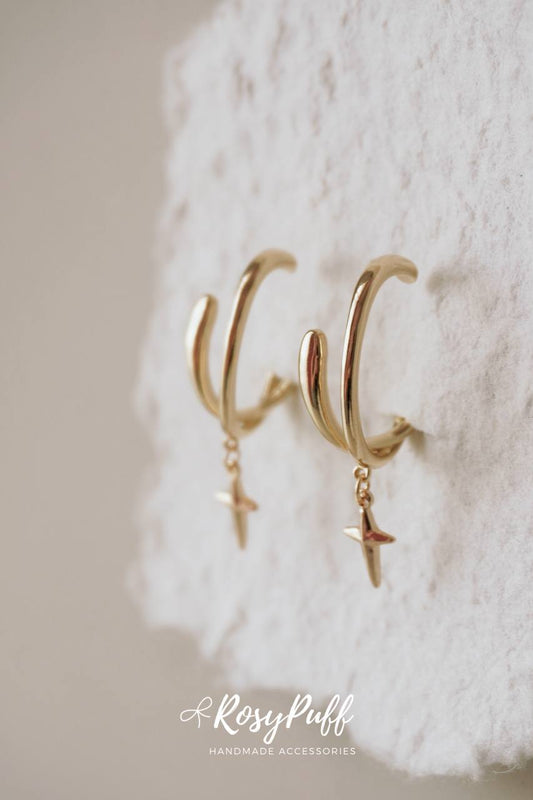 Aurora Arc Ear Cuffs In Gold With Star