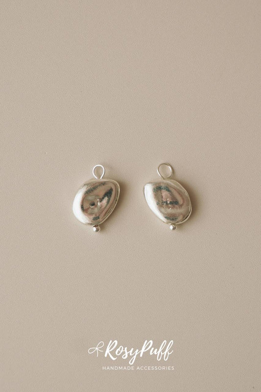 Medium Rocks Pendants In Silver ( For Ear Cuffs )