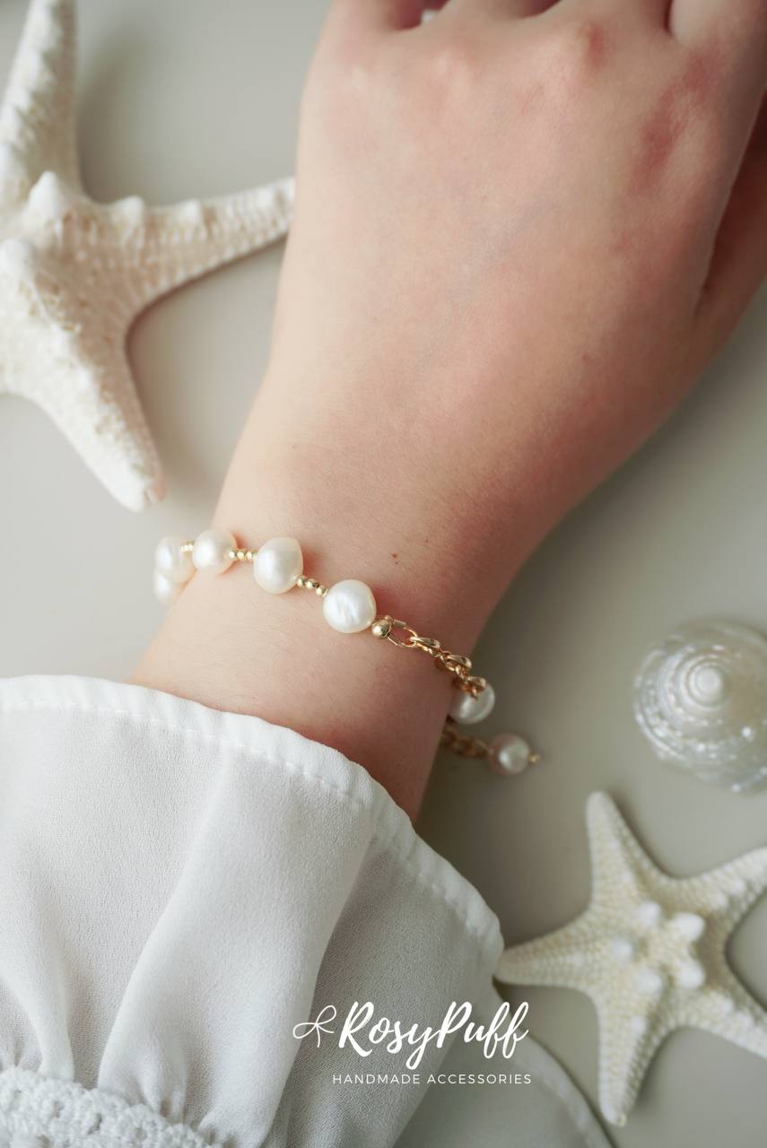 Luna Tides Bracelet in Gold