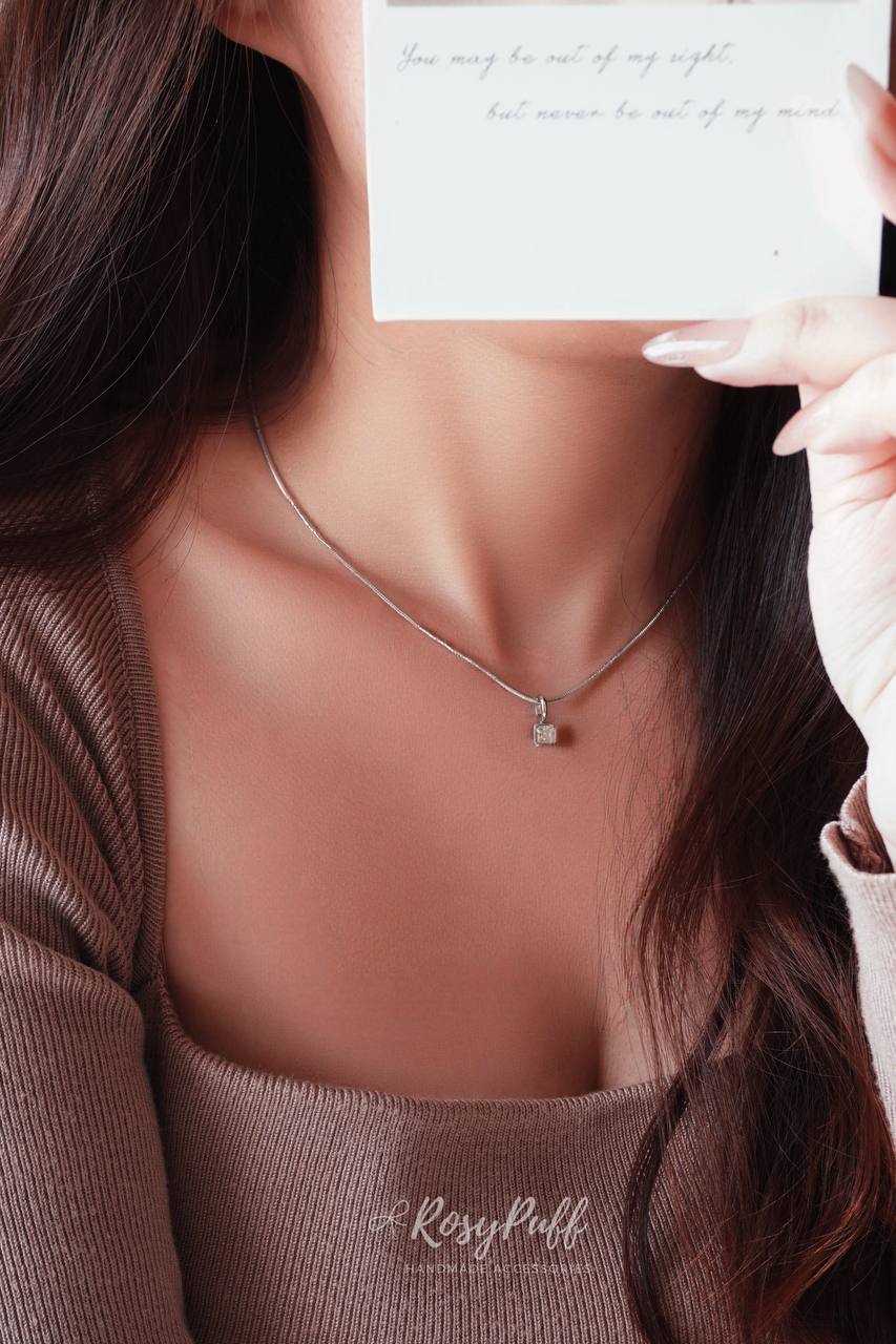 Fiora Necklace