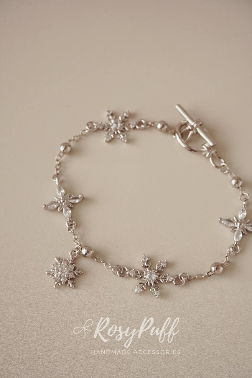 Festive Gleam Bracelet