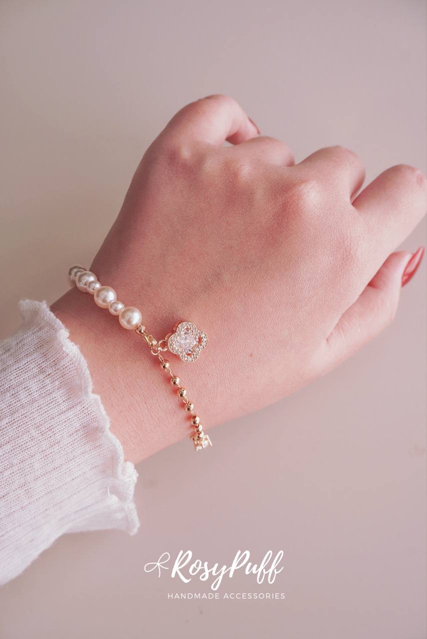 Clovia Pearls Bracelet