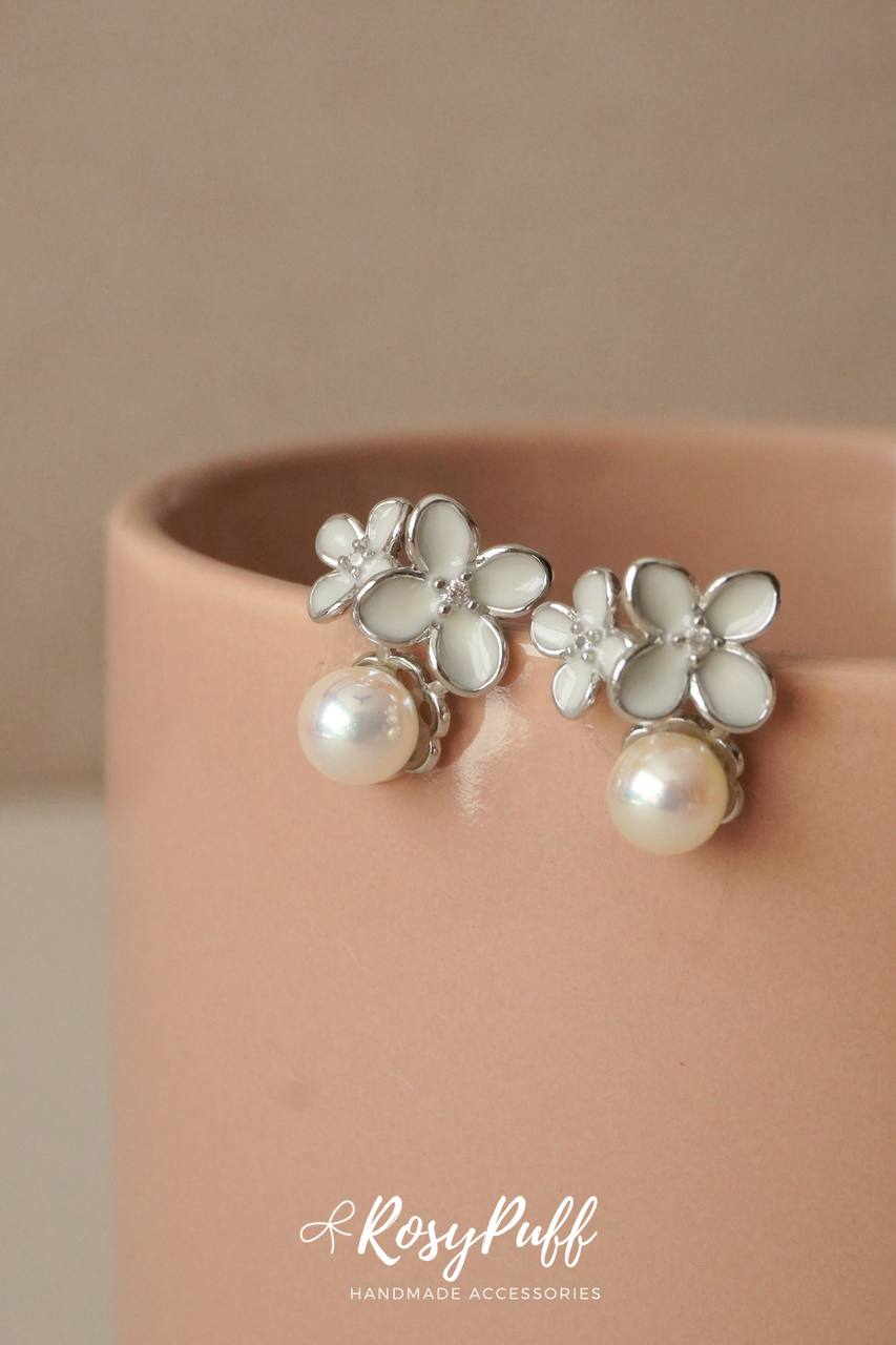 Petals Prosper Earrings In Silver