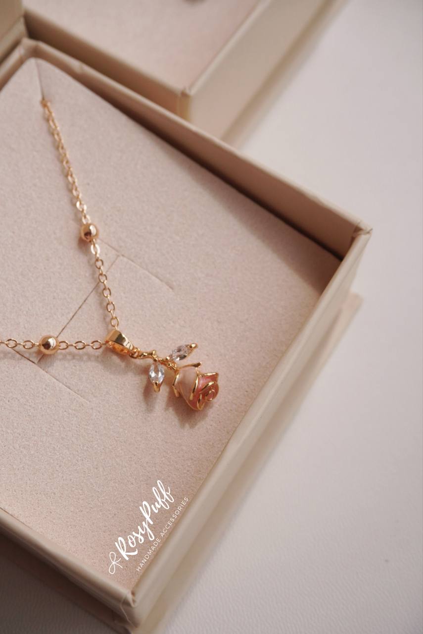 Eternal Rose Necklace In Pink