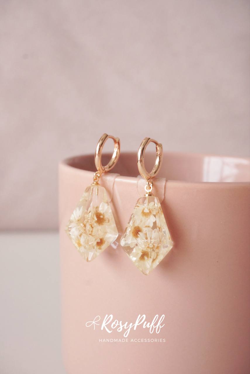 Morning Dewdrop Daisy Earrings