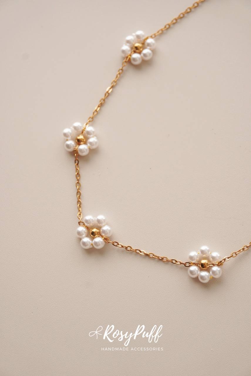 Daisy Necklace ( Water Resistance )