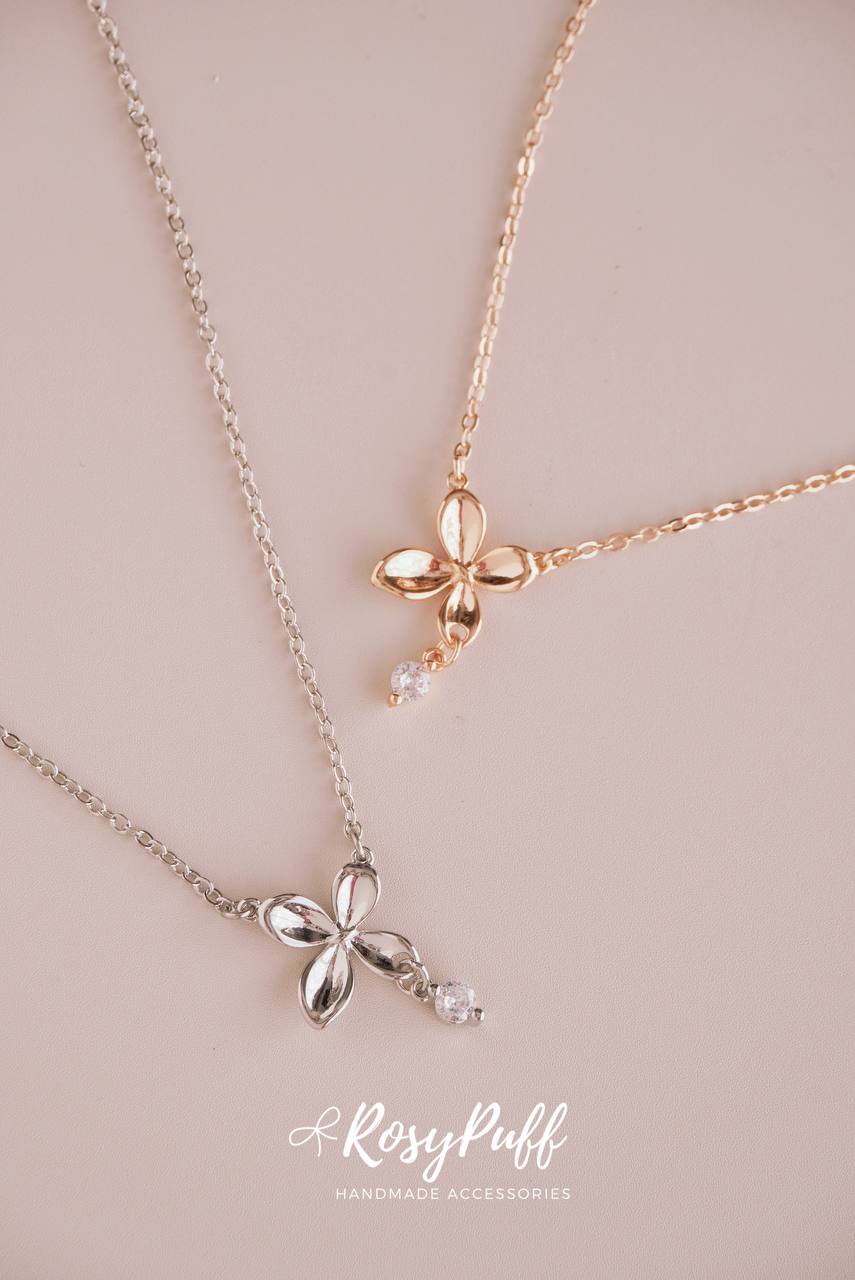 Blossom Necklace In Gold